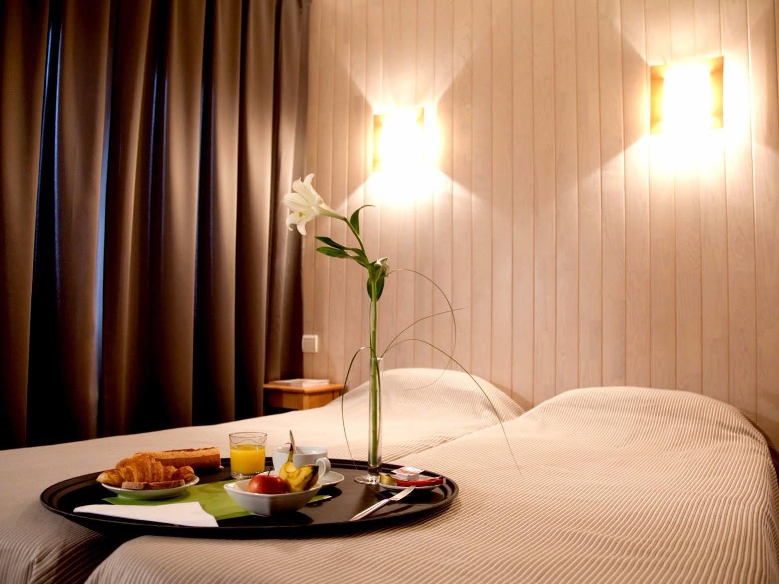 Logis Hotel Le Relais بيسكاروس المظهر الخارجي الصورة